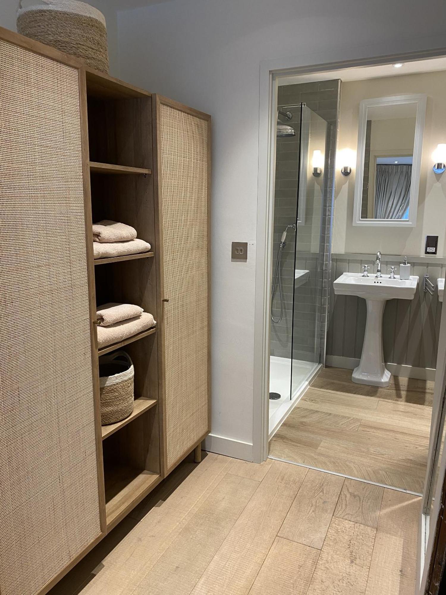 Walcot Yard With Parking, Bath Keys Apartamento Exterior foto